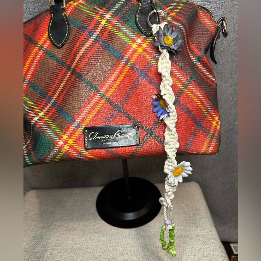 Handmade Macrame Daisy Key Chain